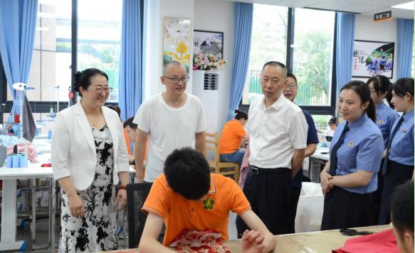 Я�ֹ����Ե���  ů��Э���ٷ�չ ����Ӫɽ�ء���커�� ˾�����С���̸���ٿ�