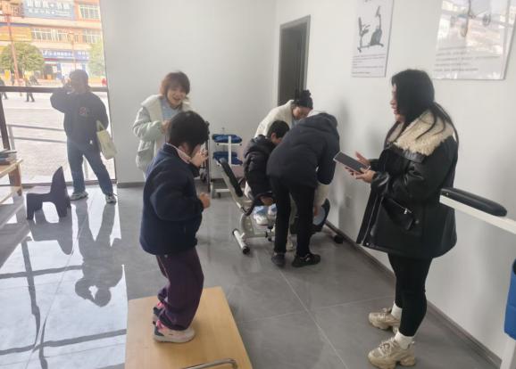 �������ɽ�����м�����ǿ����ʾ����Ͷ��ʹ��